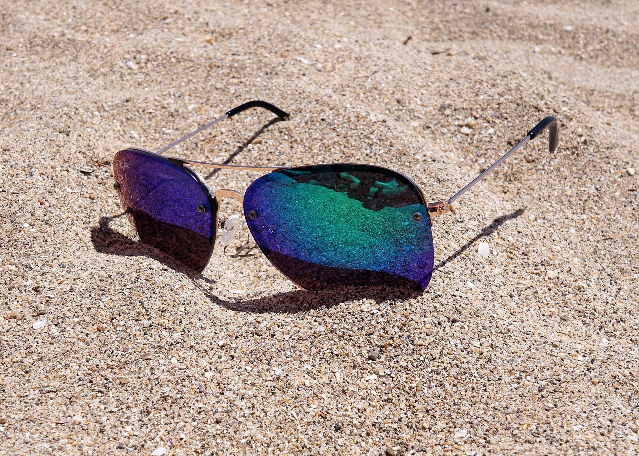 sunglasses, sand, beach-2523803.jpg