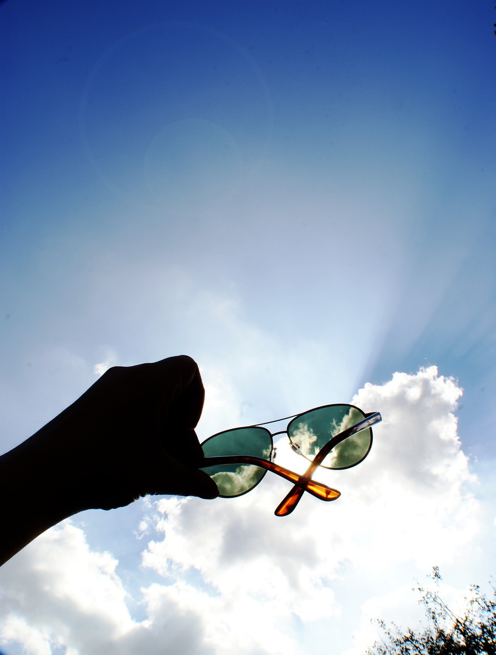 sunglasses, sky, clouds-448708.jpg